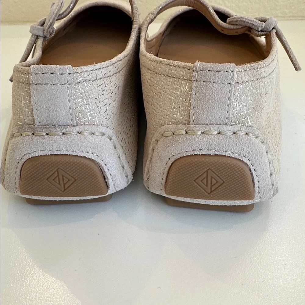 New Donald J. Pliner Beige Mary Jane Shoes. Size 7B.